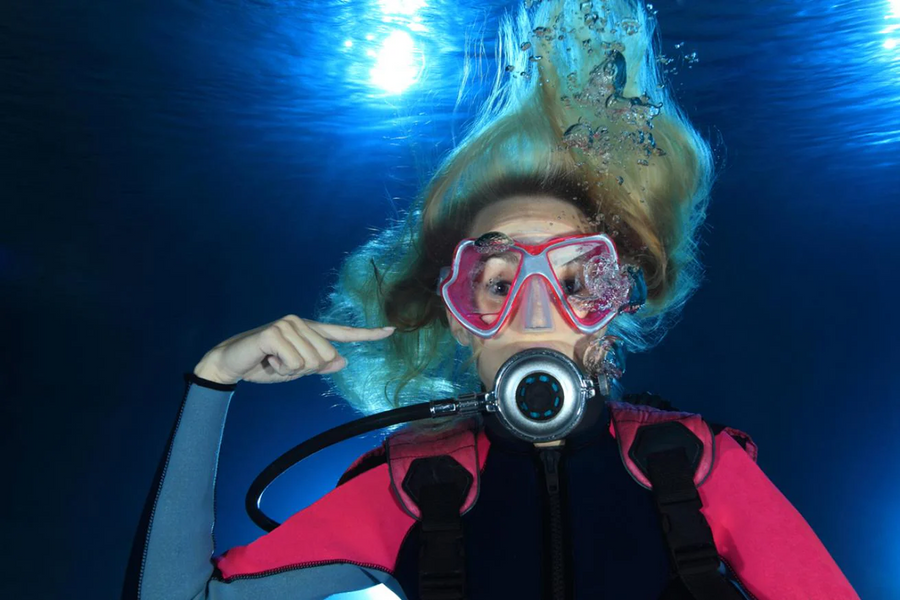 image of woman diver on Eastern Sports website