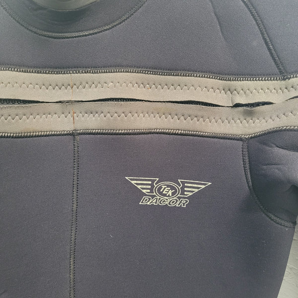 Decor Tek 7mm Semi-Dry Wetsuit