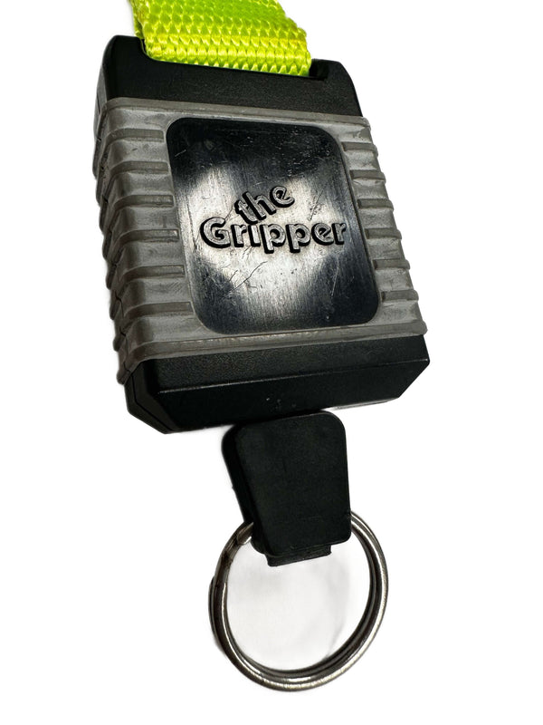 Innovative Scuba The Gripper Retractor with Carabiner 