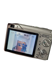 Sony Cybershot 12.1 MP w Marine Pack 40m Undewrater Camera Package
