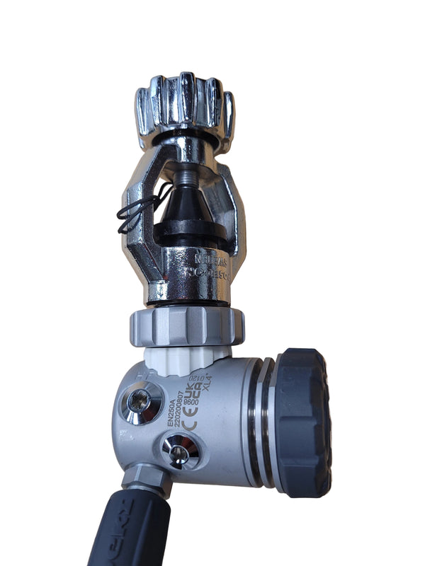 Apeks XL4 DIN Regulator White w Poseidon Yoke Converter